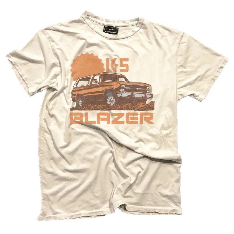 Chevy Blazer Tee (Antique White) Women's Trendy Suit