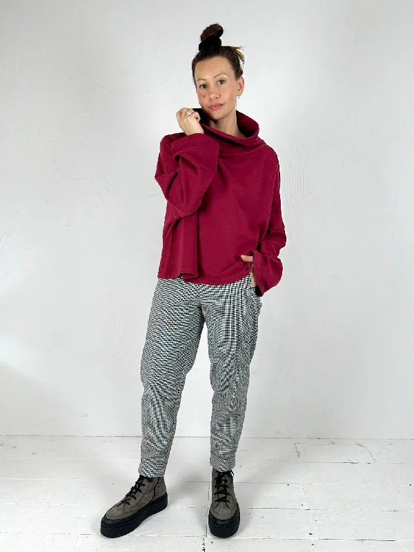 Dari - Organic Cotton Sweatshirt - Scarlet Hoodie with Earth Tones Natural Calm